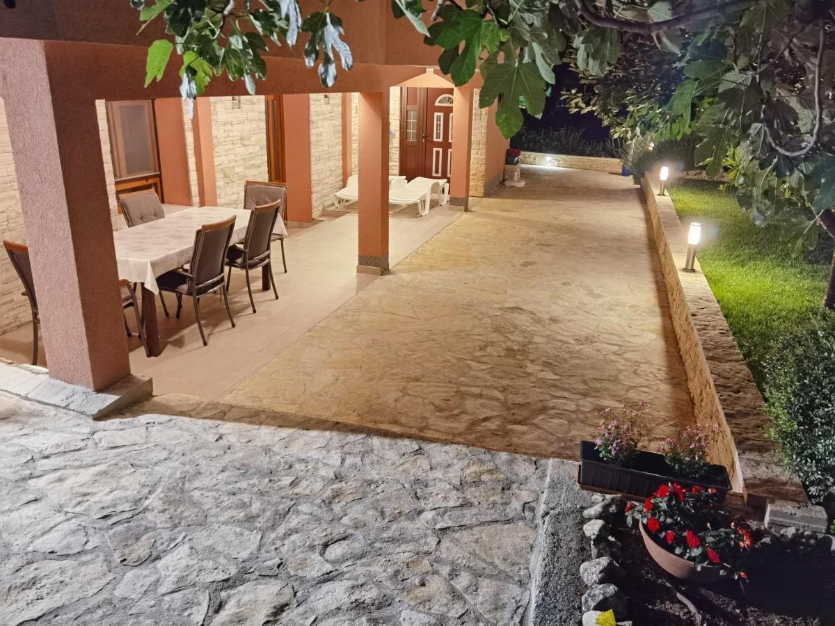 Apartman Bura Apartment Posedarje Bagian luar foto