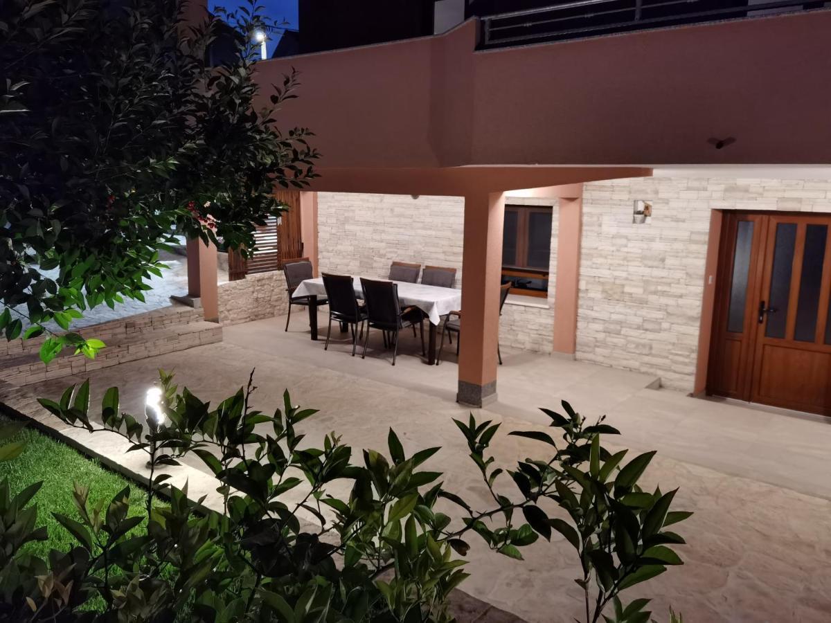Apartman Bura Apartment Posedarje Bagian luar foto