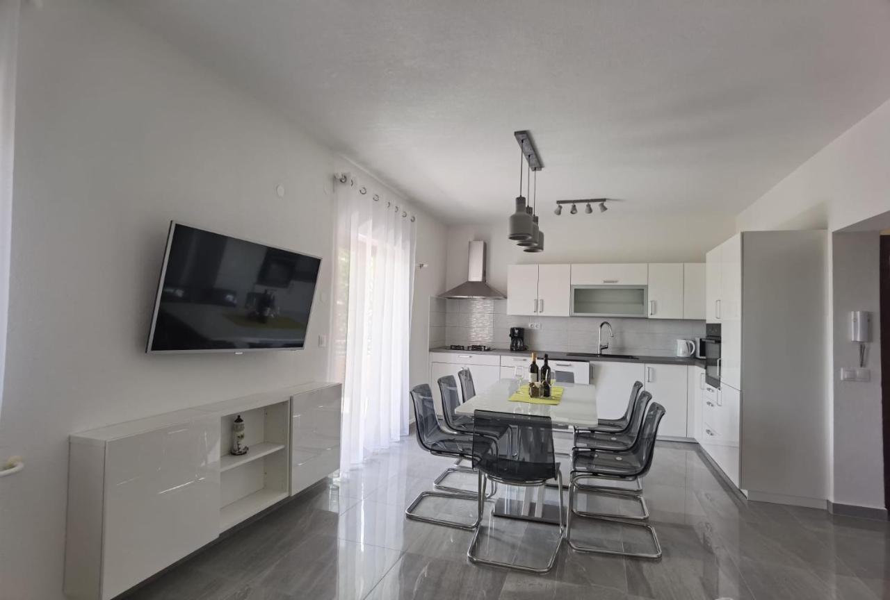 Apartman Bura Apartment Posedarje Bagian luar foto