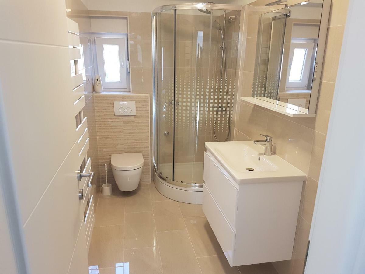 Apartman Bura Apartment Posedarje Bagian luar foto