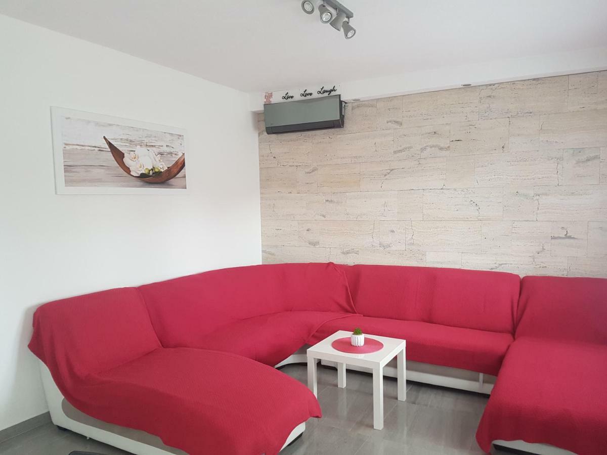 Apartman Bura Apartment Posedarje Bagian luar foto